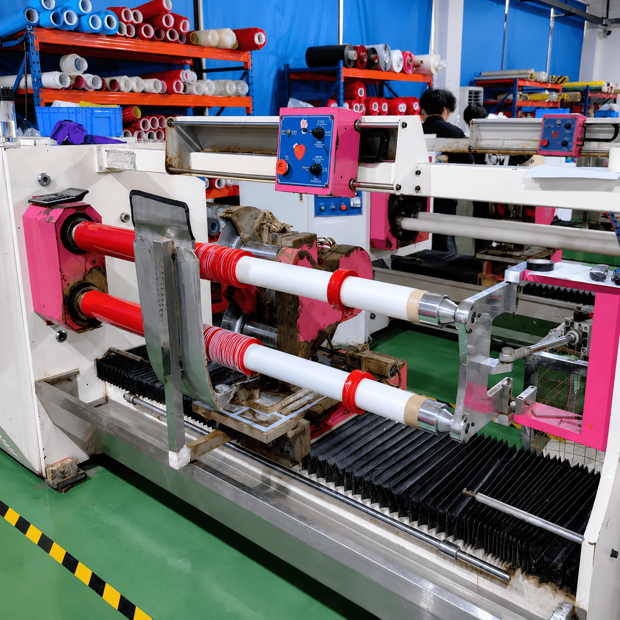 Slitting and die-cutting workshop